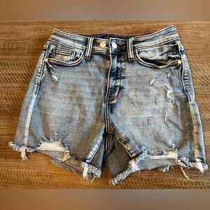 Judy Blue Frayed Hem Jean Shorts - Blue